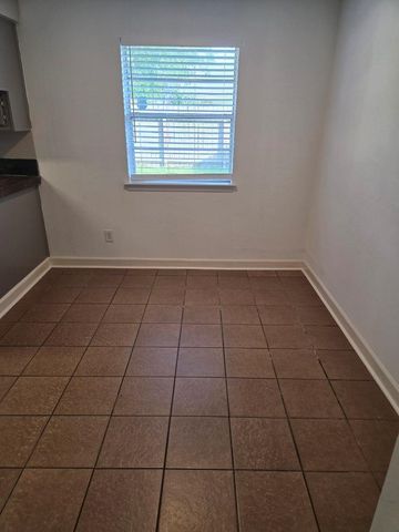 5510 NW Circlegate Drive NW, Spring, TX 77373