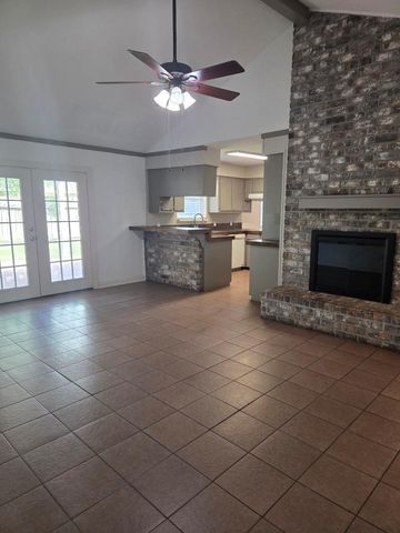5510 NW Circlegate Drive NW, Spring, TX 77373