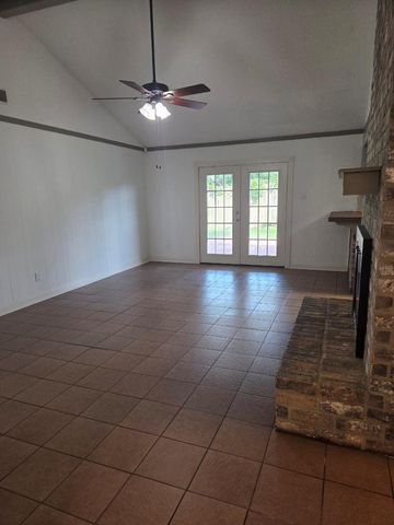 5510 NW Circlegate Drive NW, Spring, TX 77373