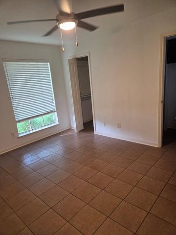 5510 NW Circlegate Drive NW, Spring, TX 77373
