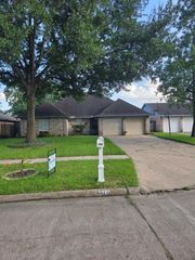 5510 NW Circlegate Drive NW, Spring, TX 77373
