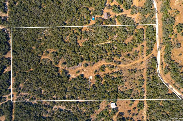 540 Pr 233, Hondo, TX 78861