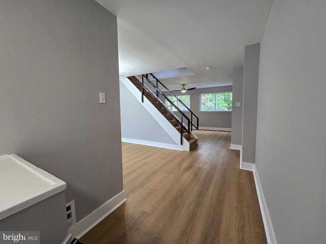 1327 KINGS PL, Philadelphia, PA 19122