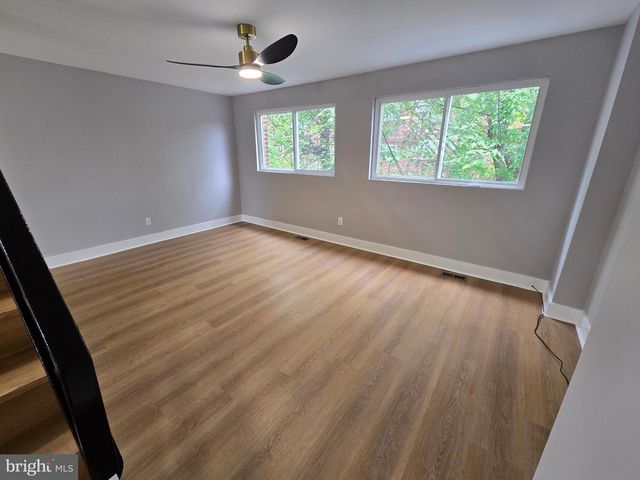 1327 KINGS PL, Philadelphia, PA 19122