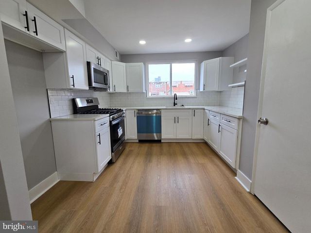 1327 KINGS PL, Philadelphia, PA 19122