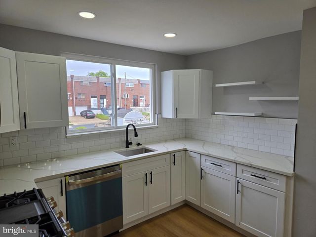 1327 KINGS PL, Philadelphia, PA 19122
