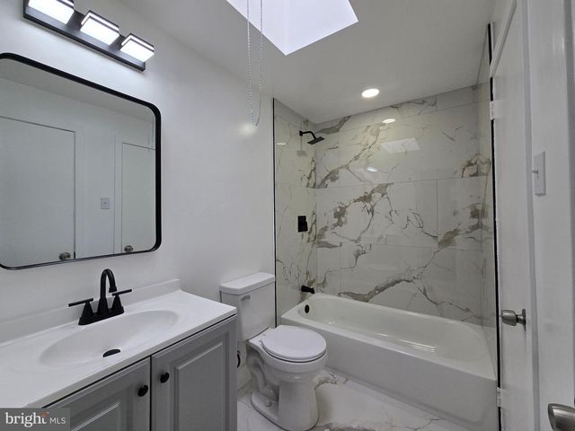 1327 KINGS PL, Philadelphia, PA 19122