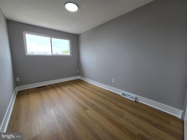 1327 KINGS PL, Philadelphia, PA 19122
