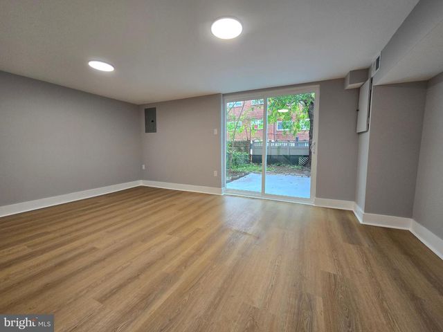 1327 KINGS PL, Philadelphia, PA 19122