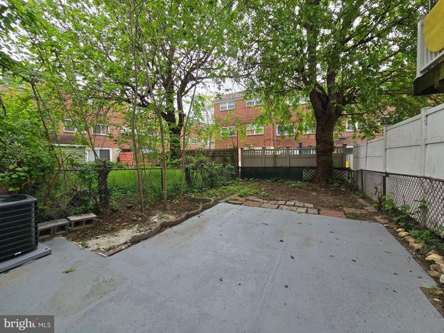 1327 KINGS PL, Philadelphia, PA 19122