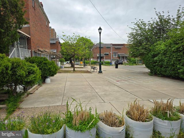 1327 KINGS PL, Philadelphia, PA 19122