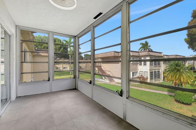 702 Lori Drive 194, Palm Springs, FL 33461