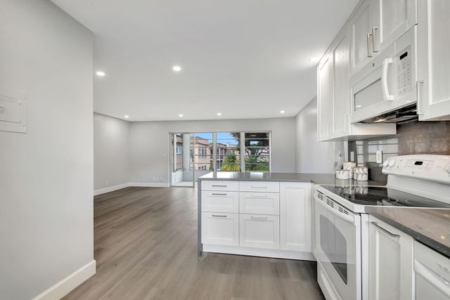 702 Lori Drive 194, Palm Springs, FL 33461