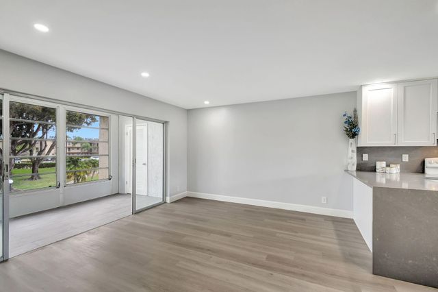 702 Lori Drive 194, Palm Springs, FL 33461