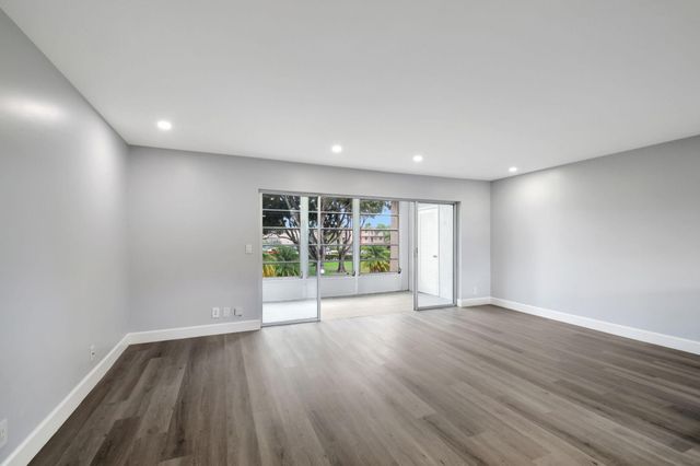 702 Lori Drive 194, Palm Springs, FL 33461