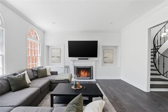 425 Jefferson Circle NE, Sandy Springs, GA 30328