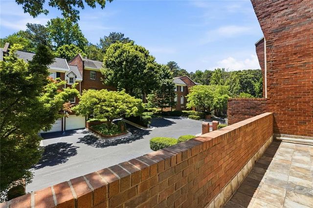 425 Jefferson Circle NE, Sandy Springs, GA 30328