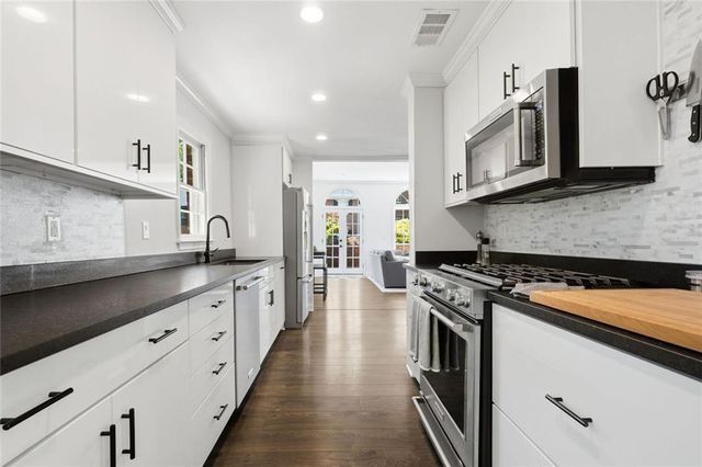 425 Jefferson Circle NE, Sandy Springs, GA 30328