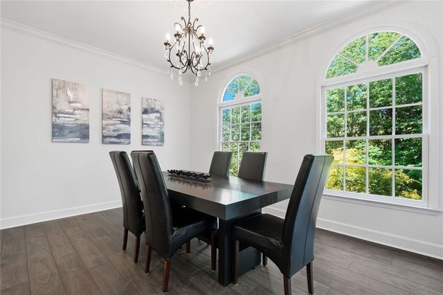 425 Jefferson Circle NE, Sandy Springs, GA 30328
