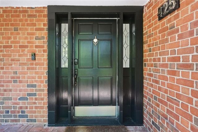 425 Jefferson Circle NE, Sandy Springs, GA 30328