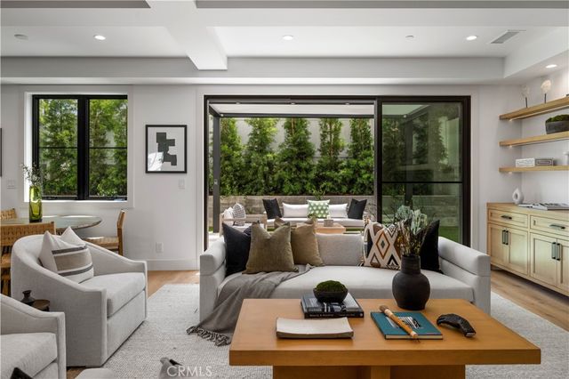 1212 Magnolia Avenue, Manhattan Beach, CA 90266