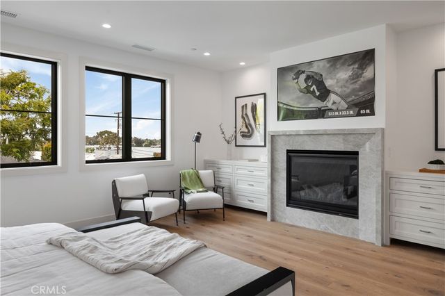 1212 Magnolia Avenue, Manhattan Beach, CA 90266