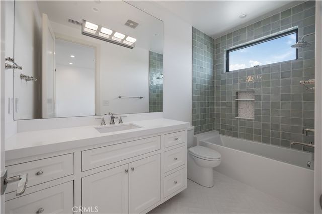 1212 Magnolia Avenue, Manhattan Beach, CA 90266