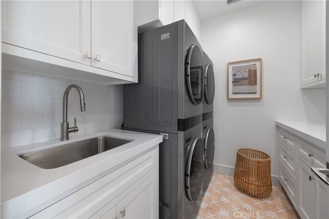 1212 Magnolia Avenue, Manhattan Beach, CA 90266