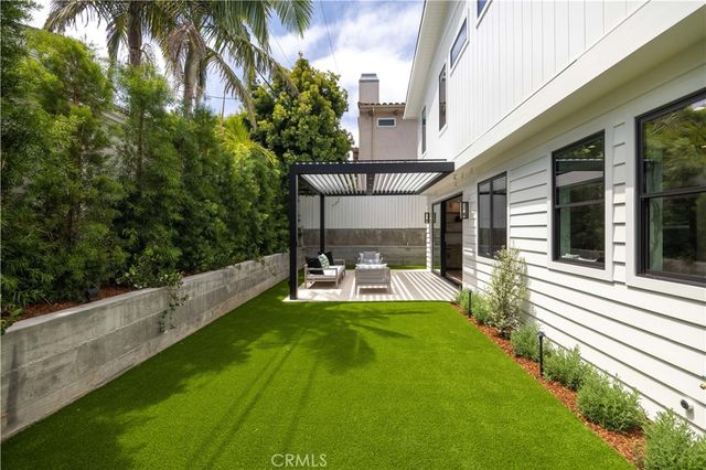 1212 Magnolia Avenue, Manhattan Beach, CA 90266