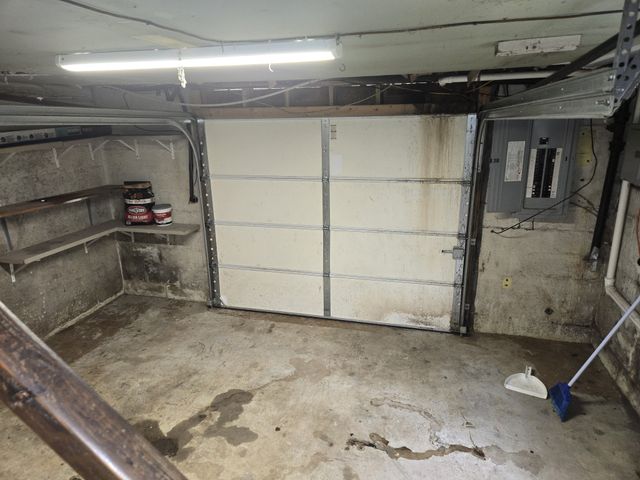 2034 Lake Rd, Greenbrier, TN 37073