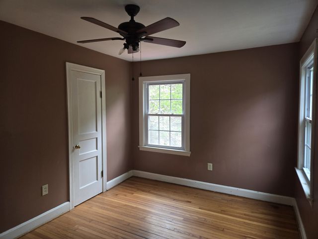 2034 Lake Rd, Greenbrier, TN 37073
