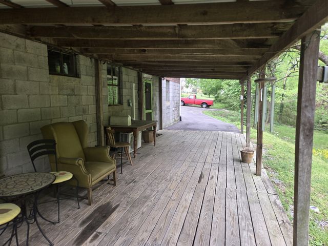 2034 Lake Rd, Greenbrier, TN 37073