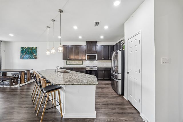 944 Adair Drive, Aubrey, TX 76227