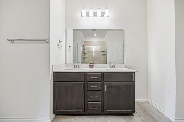944 Adair Drive, Aubrey, TX 76227