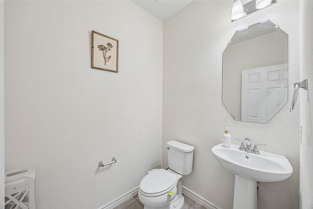 944 Adair Drive, Aubrey, TX 76227