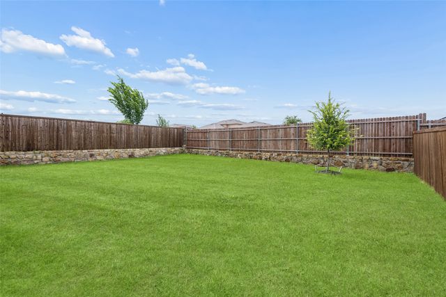 944 Adair Drive, Aubrey, TX 76227