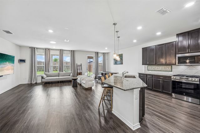 944 Adair Drive, Aubrey, TX 76227
