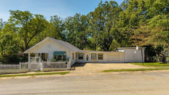 409 South Third Street, Benton, AR 72015