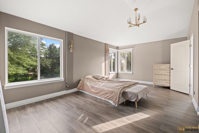 2705 Westwood Circle, Carpentersville, IL 60110