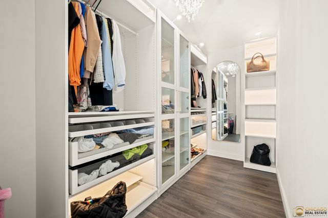 2705 Westwood Circle, Carpentersville, IL 60110