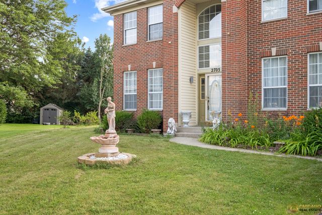 2705 Westwood Circle, Carpentersville, IL 60110