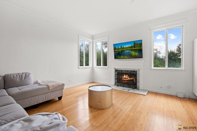 2705 Westwood Circle, Carpentersville, IL 60110