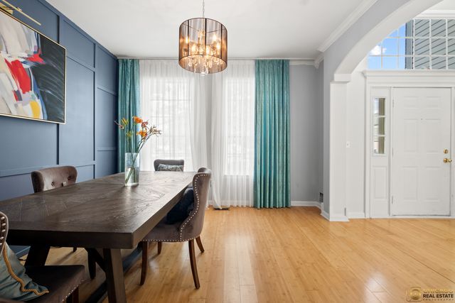 2705 Westwood Circle, Carpentersville, IL 60110