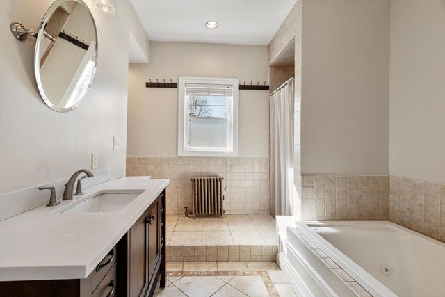 104 Woodward Ave, Lowell, MA 01854