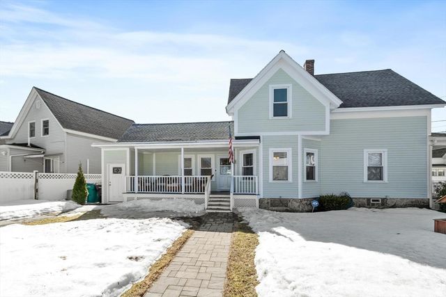 104 Woodward Ave, Lowell, MA 01854