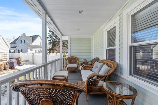 104 Woodward Ave, Lowell, MA 01854