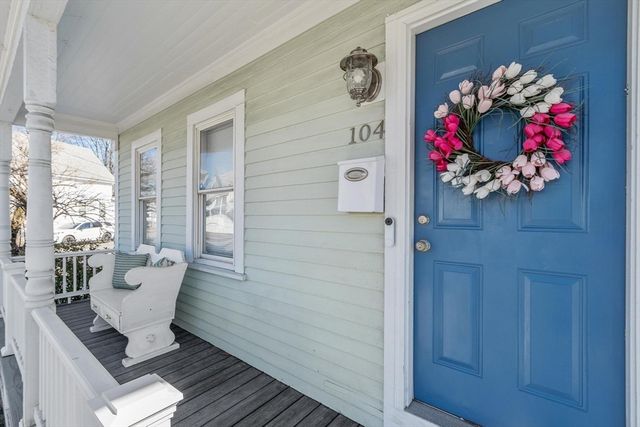 104 Woodward Ave, Lowell, MA 01854