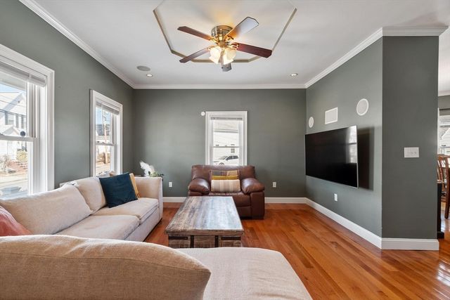 104 Woodward Ave, Lowell, MA 01854