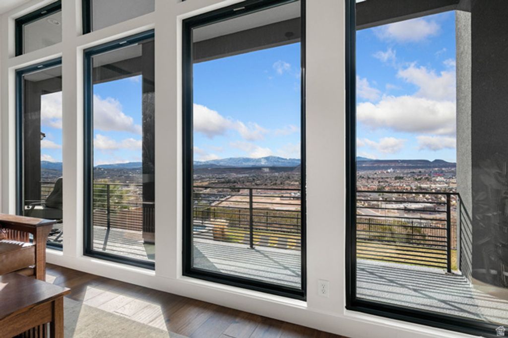 Image 11 of property listing at 998 S WILLOW BREEZE LN, St. George, UT 84790