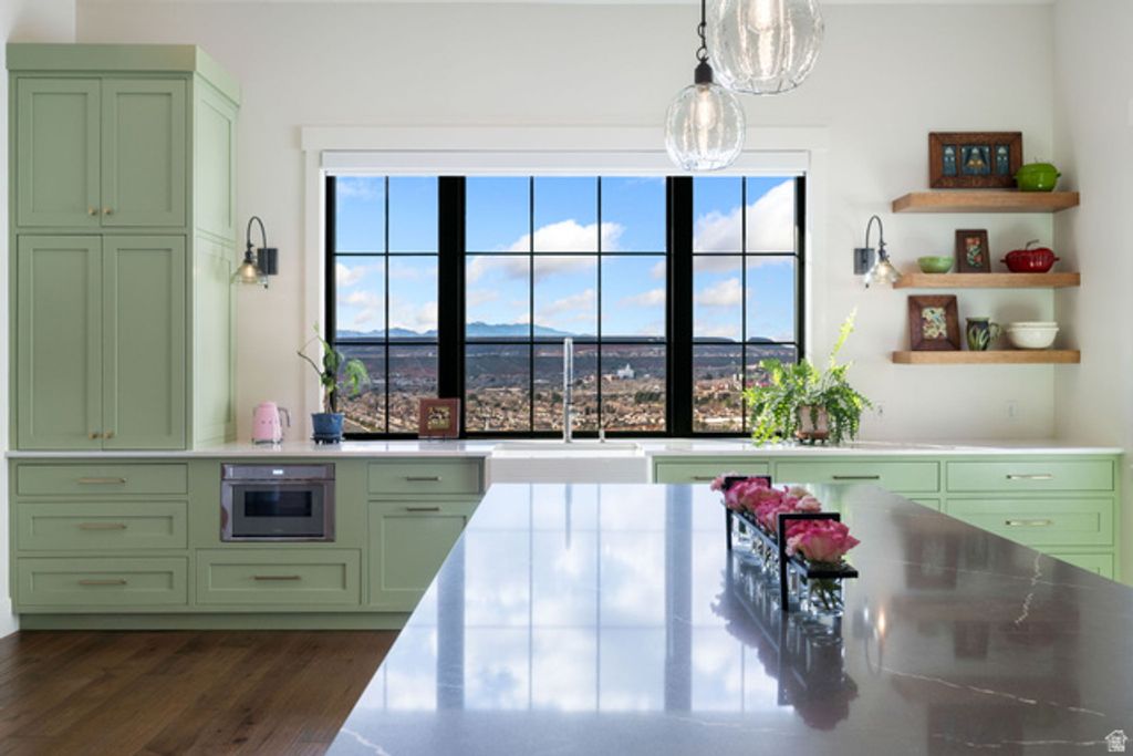 Image 19 of property listing at 998 S WILLOW BREEZE LN, St. George, UT 84790